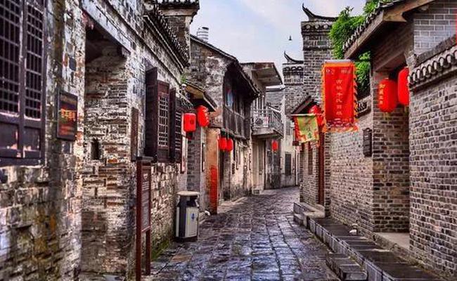 上周五美股三大股指强势收涨,纳斯达克ETF(159632)高开高走上涨2.26%,近5个交易日内有3日资金净流入